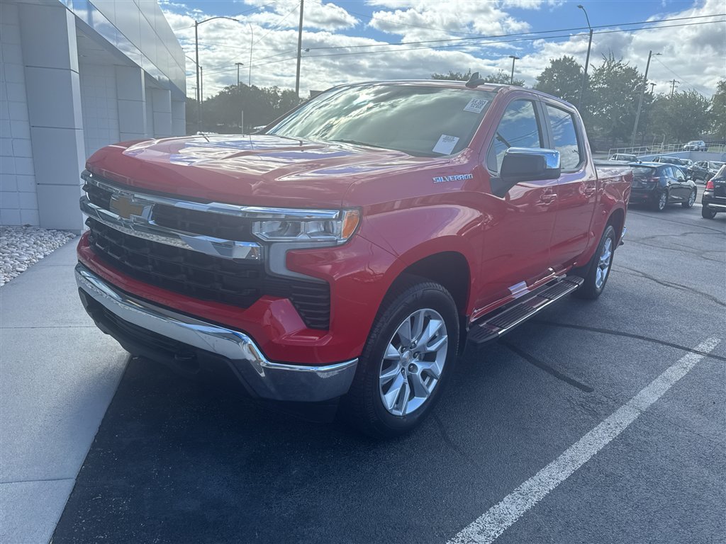 Used 2022 Chevrolet Silverado 1500 LT AWD/4WD image 6