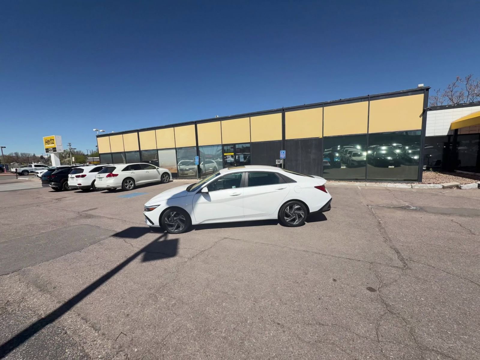 Used 2025 Hyundai Elantra Limited image 14