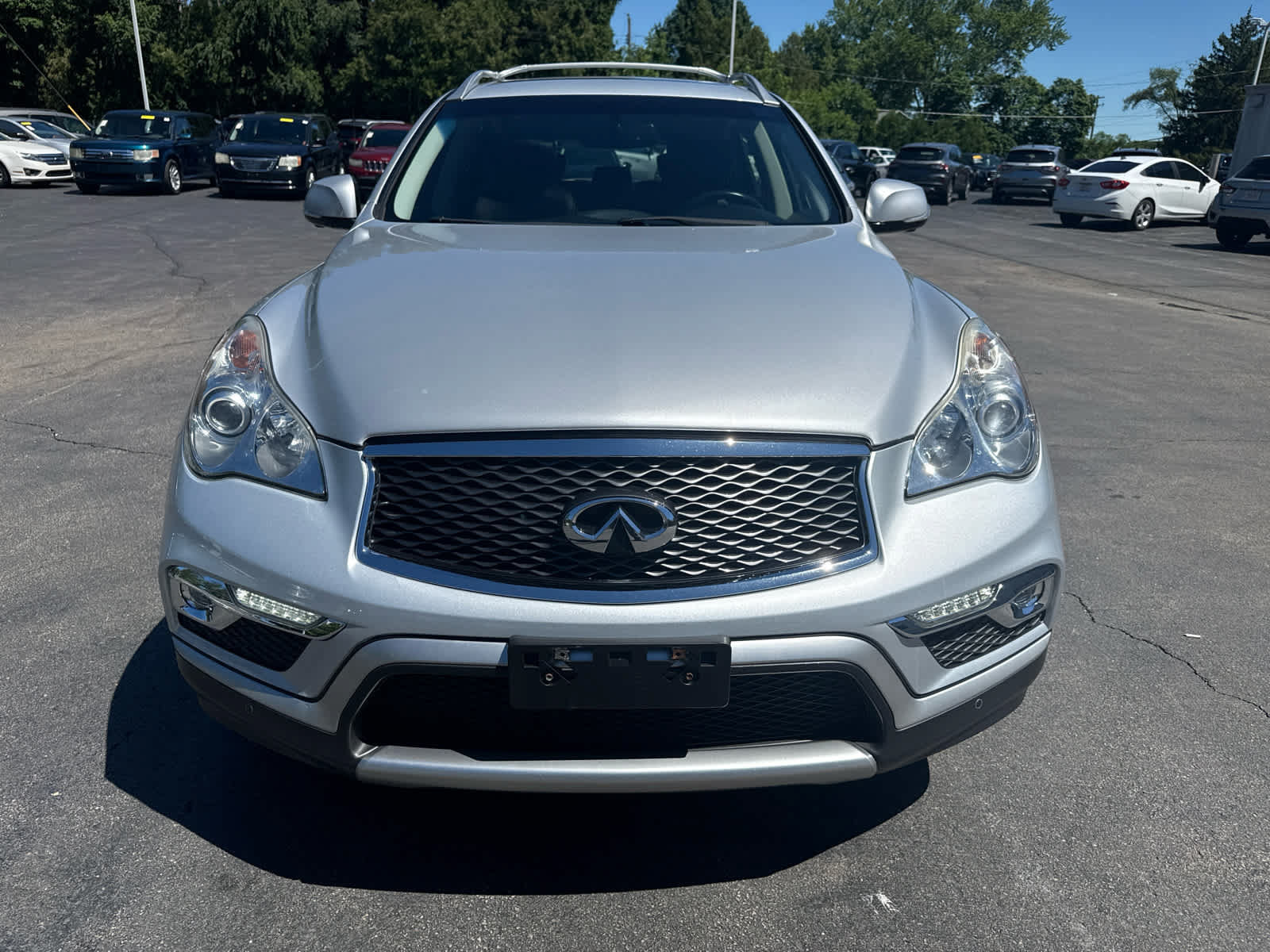 Used 2017 INFINITI QX50 AWD w/ Deluxe Touring Package image 8