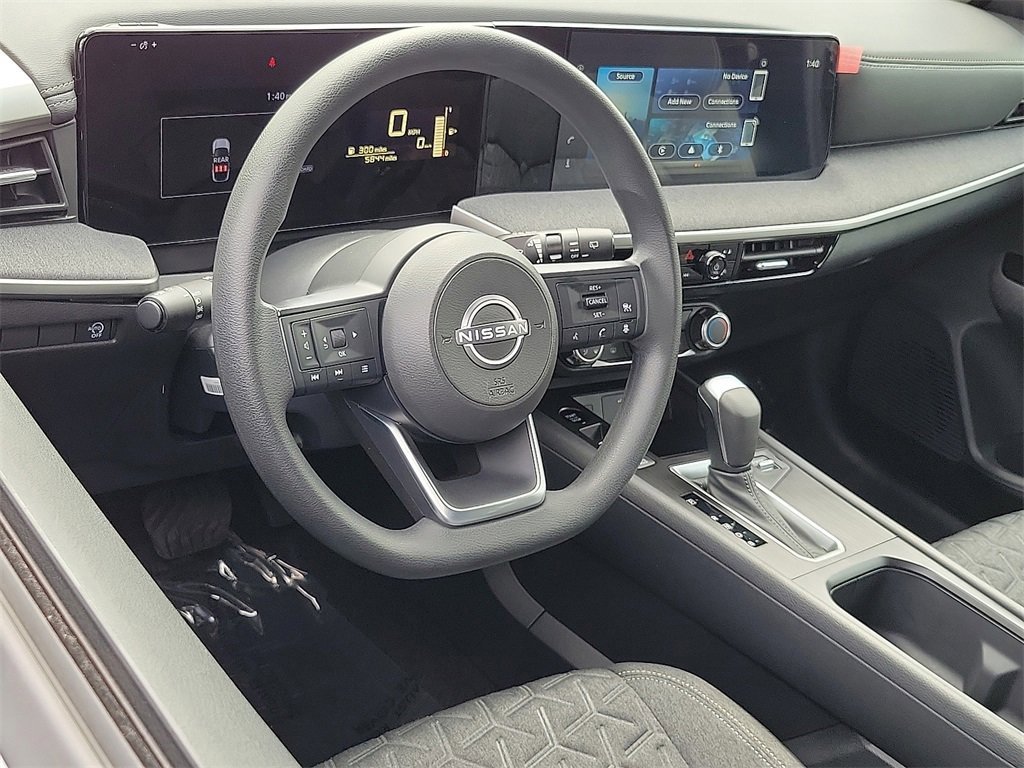 Certified 2025 Nissan Kicks SV image 2