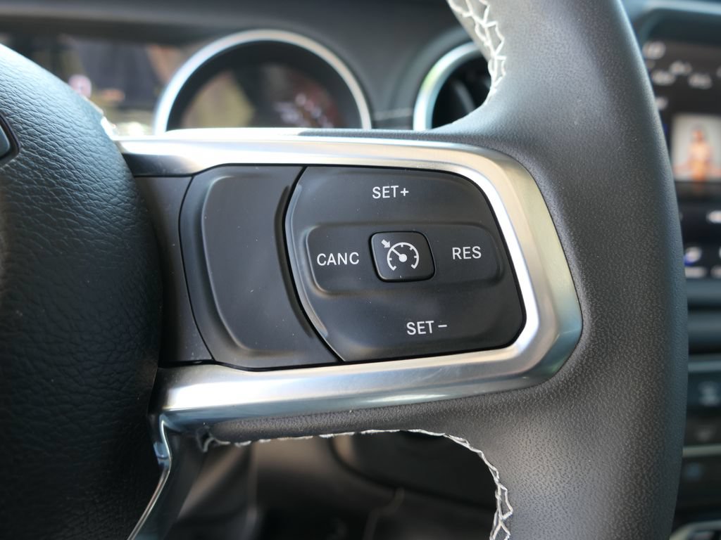 Used 2023 Jeep Wrangler Unlimited Sahara AWD/4WD image 14