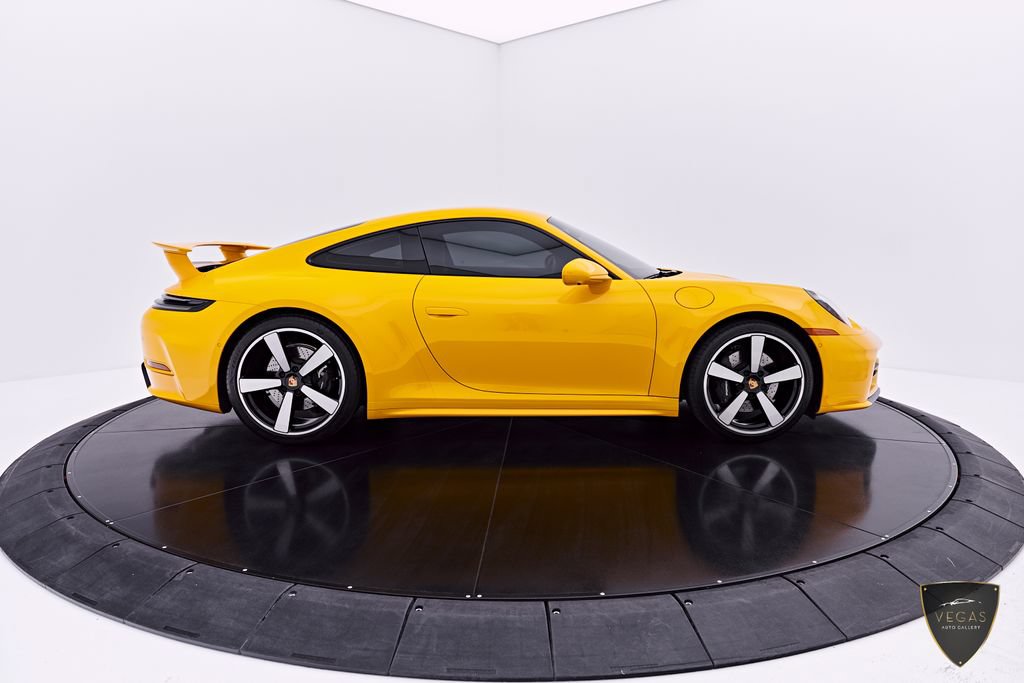Used 2025 Porsche 911 Carrera RWD image 20