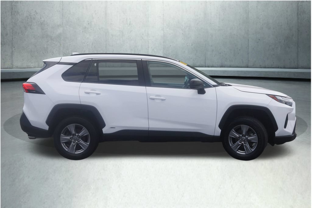 Used 2024 Toyota RAV4 LE AWD/4WD image 12
