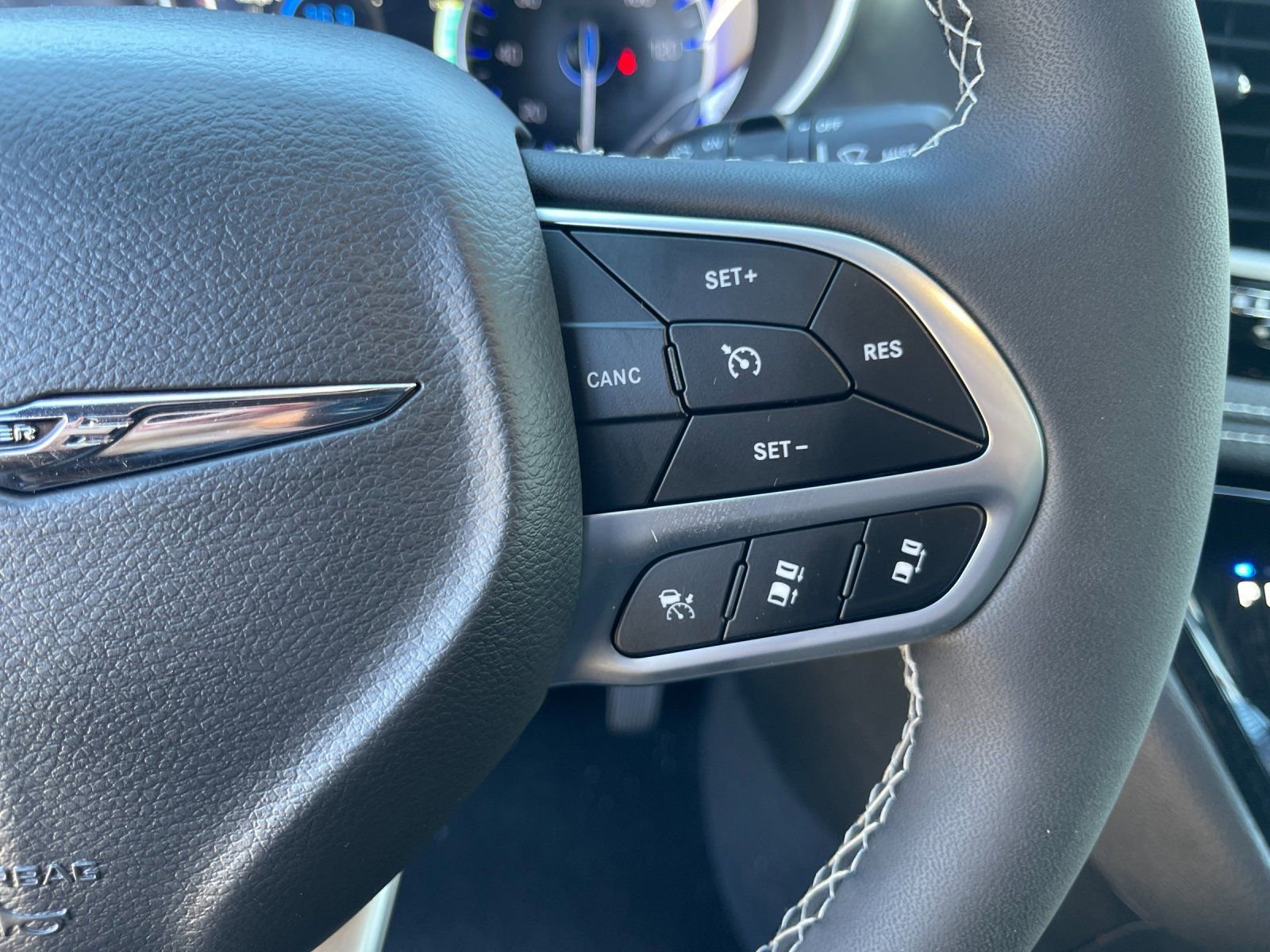 New 2026 Chrysler Pacifica Select image 28