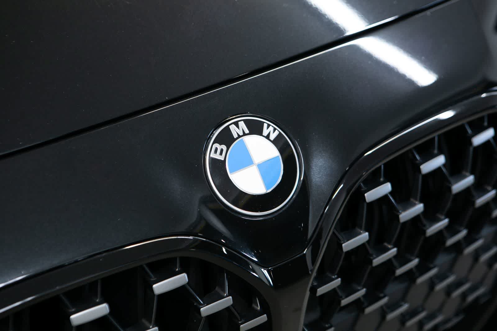Used 2023 BMW 430i Coupe w/ M Sport Package RWD image 17