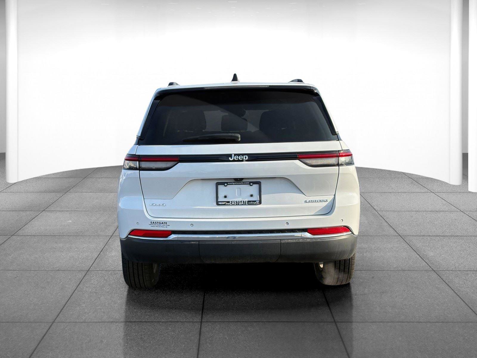 Used 2023 Jeep Grand Cherokee Laredo w/ Luxury Tech Group I image 6