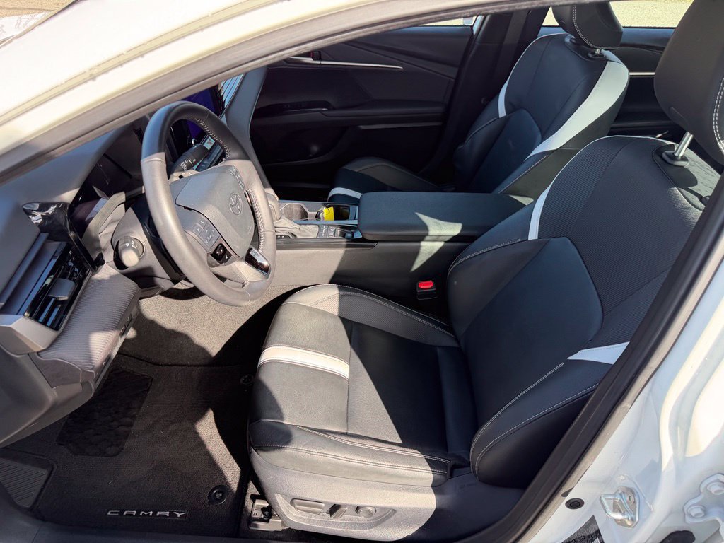 Certified 2025 Toyota Camry Hybrid FWD image 13