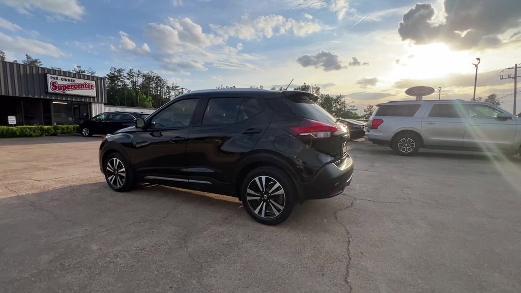 Used 2019 Nissan Kicks SR w/ SR Premium Package FWD image 4