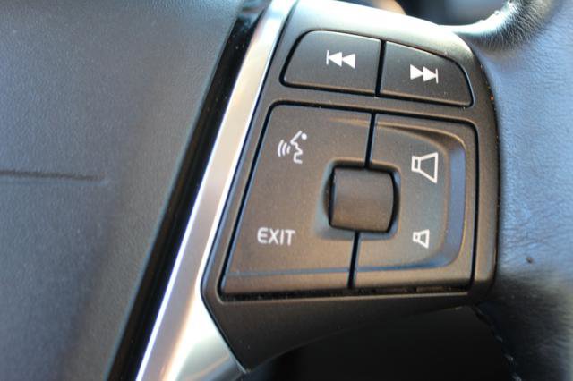 Used 2016 Volvo XC70 T5 Premier w/ Proximity Package image 20