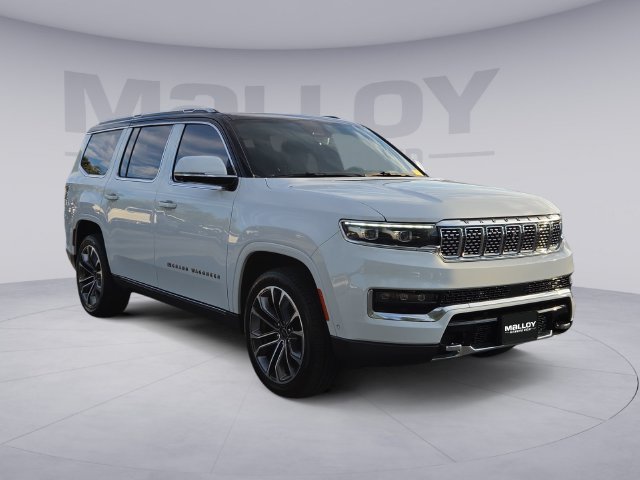 Used 2022 Jeep Grand Wagoneer Series III w/ HD Trailer Tow Package AWD/4WD image 7