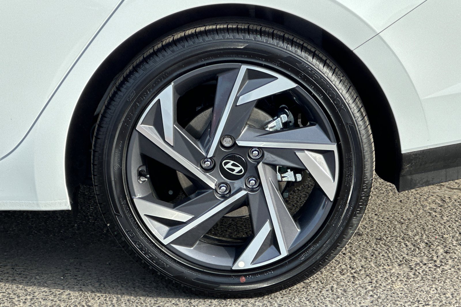 Certified 2025 Hyundai Elantra SEL image 25