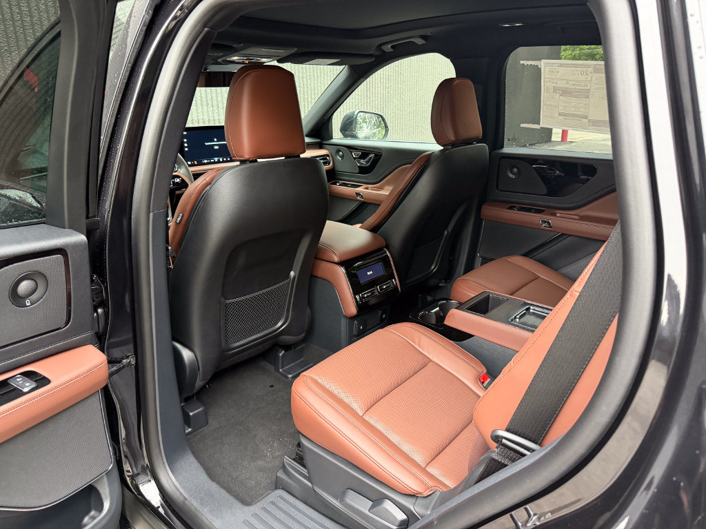 New 2026 Lincoln Aviator Reserve AWD/4WD image 19