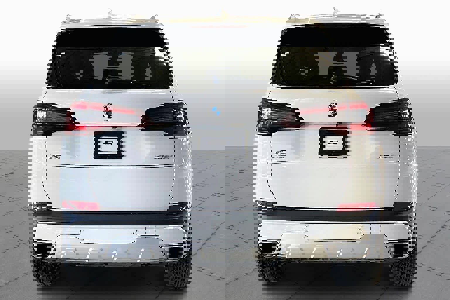 Used 2023 BMW X5 xDrive40i w/ Premium Package image 4