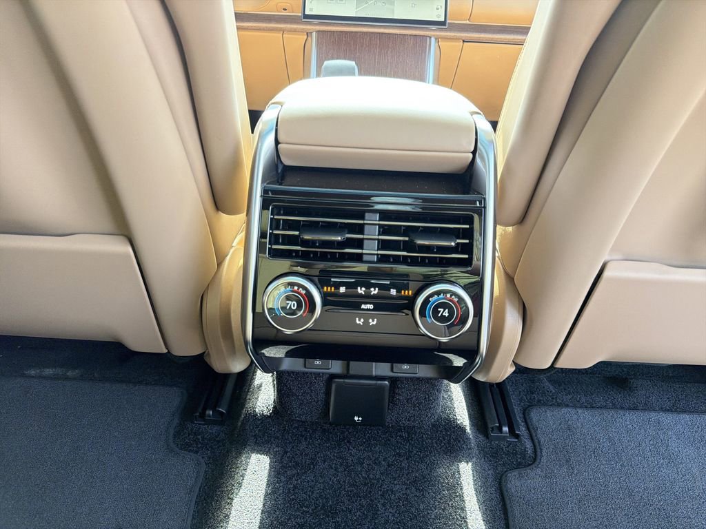 New 2026 Land Rover Range Rover Long Wheelbase SE image 15