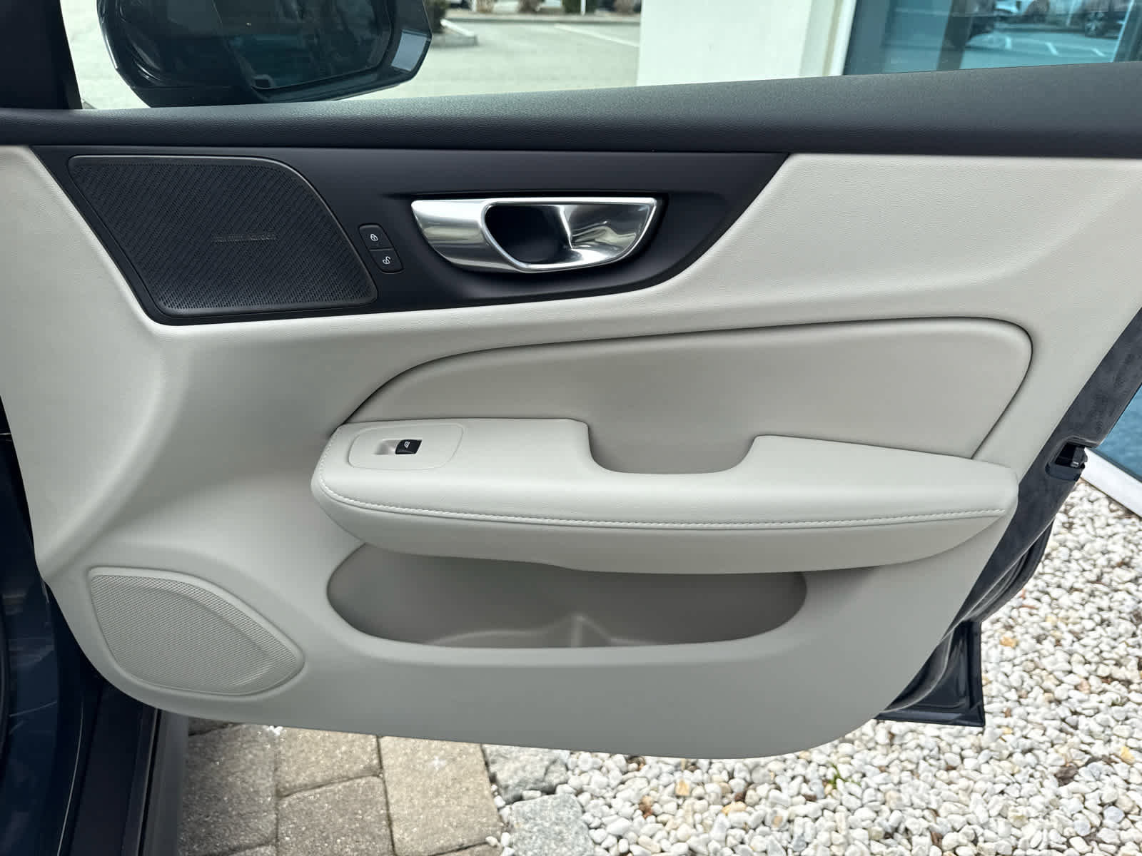 New 2026 Volvo V60 B5 Cross Country Plus w/ Protection Package Premier image 31