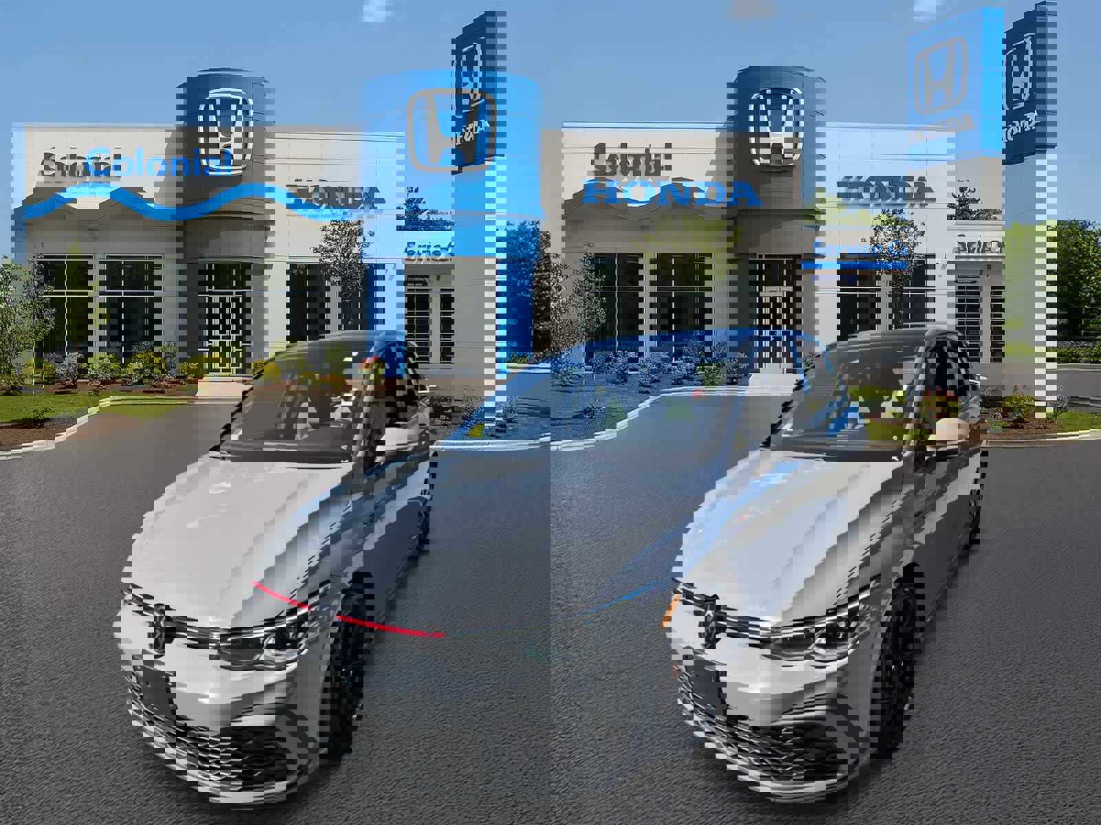 Used 2022 Volkswagen GTI SE image 2