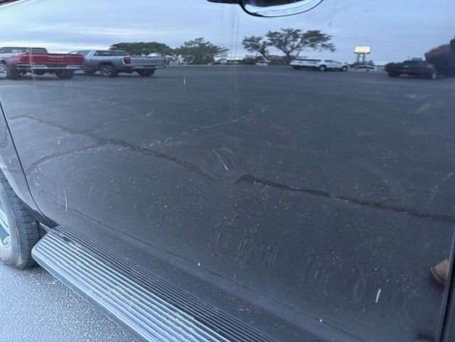 Used 2024 Ford Expedition XLT RWD image 3