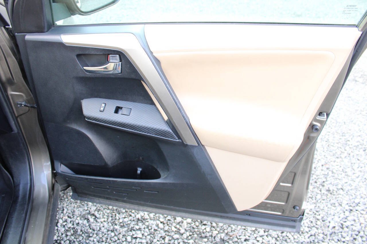 Used 2013 Toyota RAV4 Limited AWD/4WD image 23