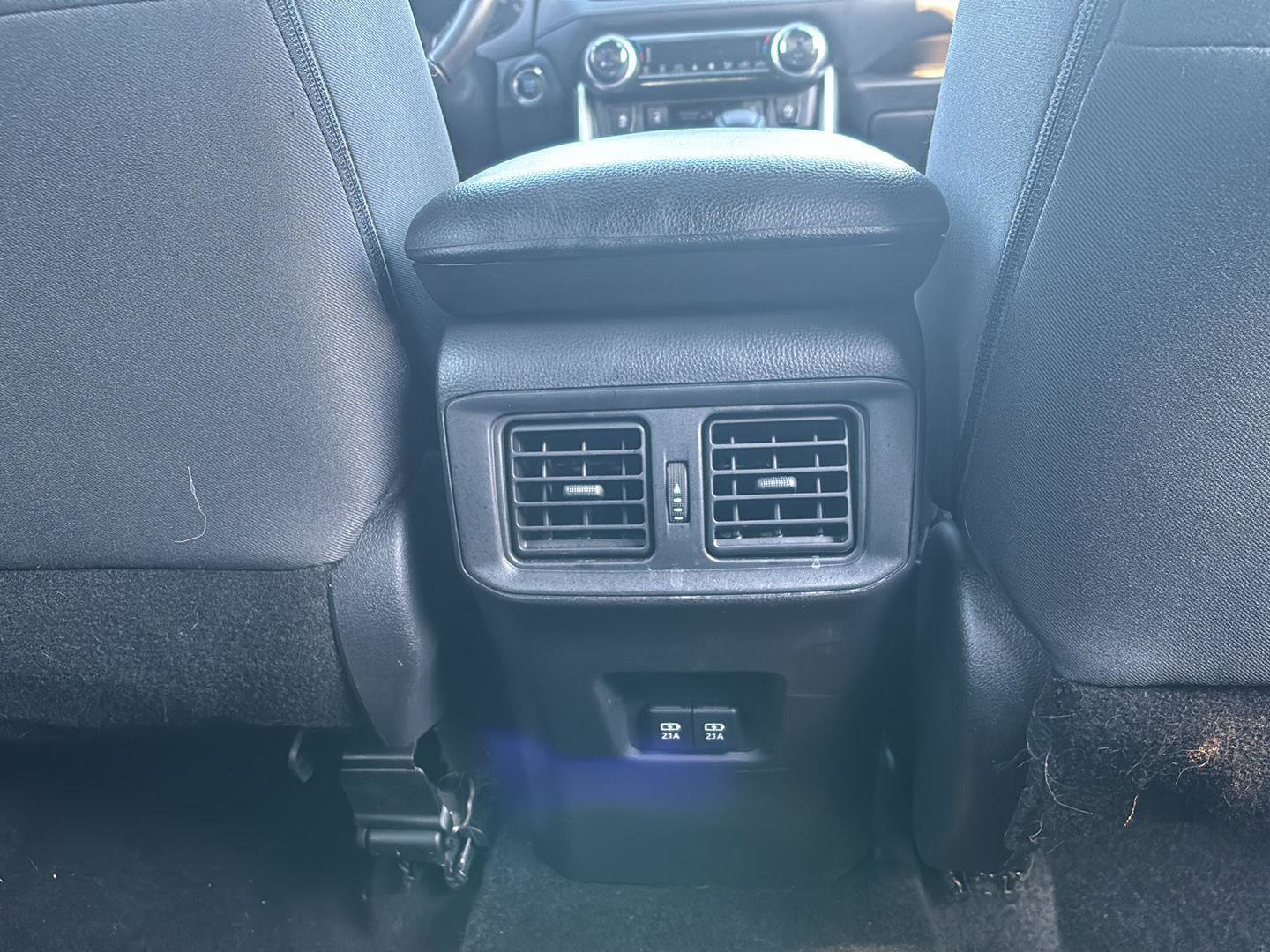 Used 2021 Toyota RAV4 XLE image 9