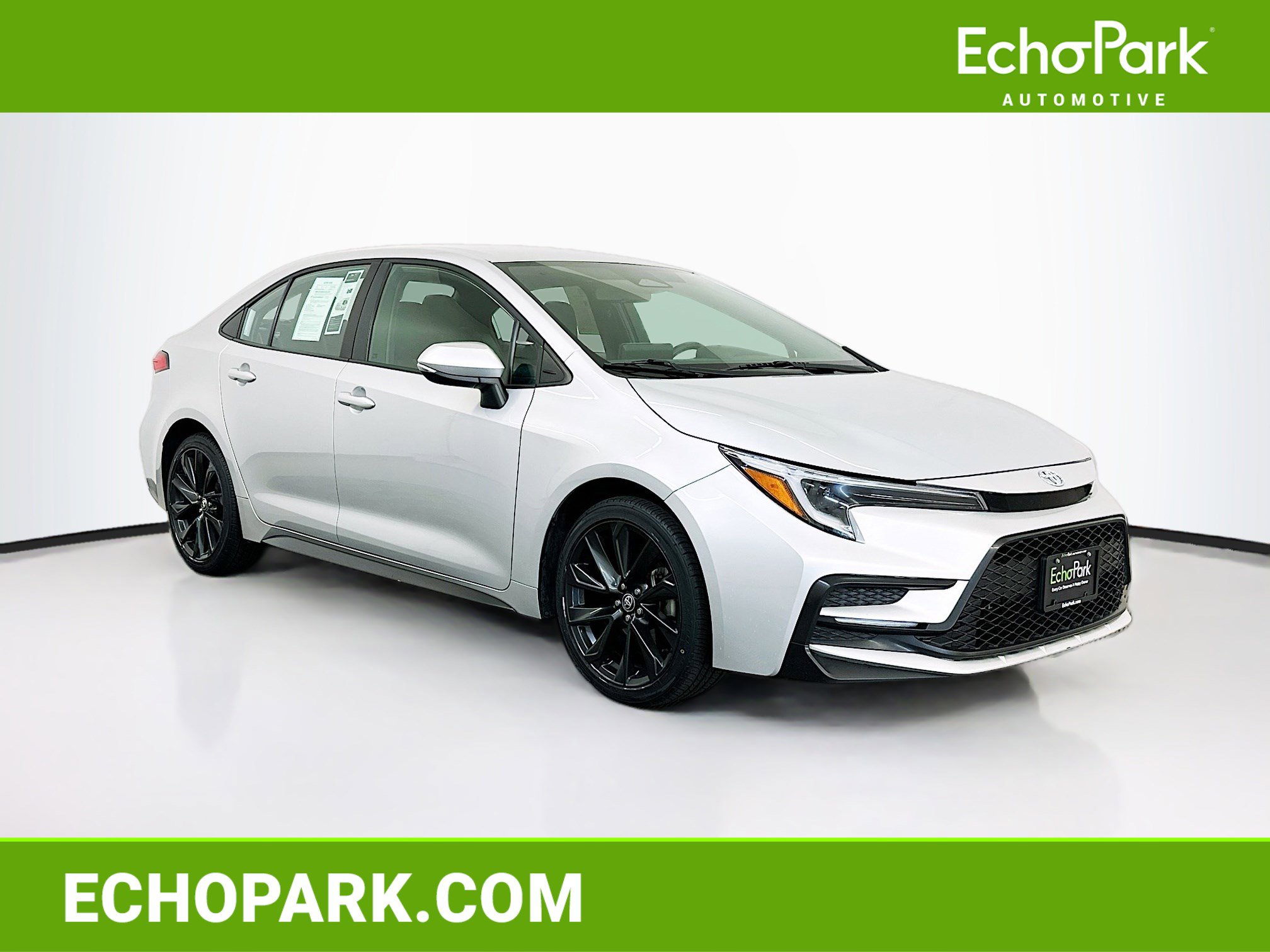 Used 2024 Toyota Corolla SE image 1