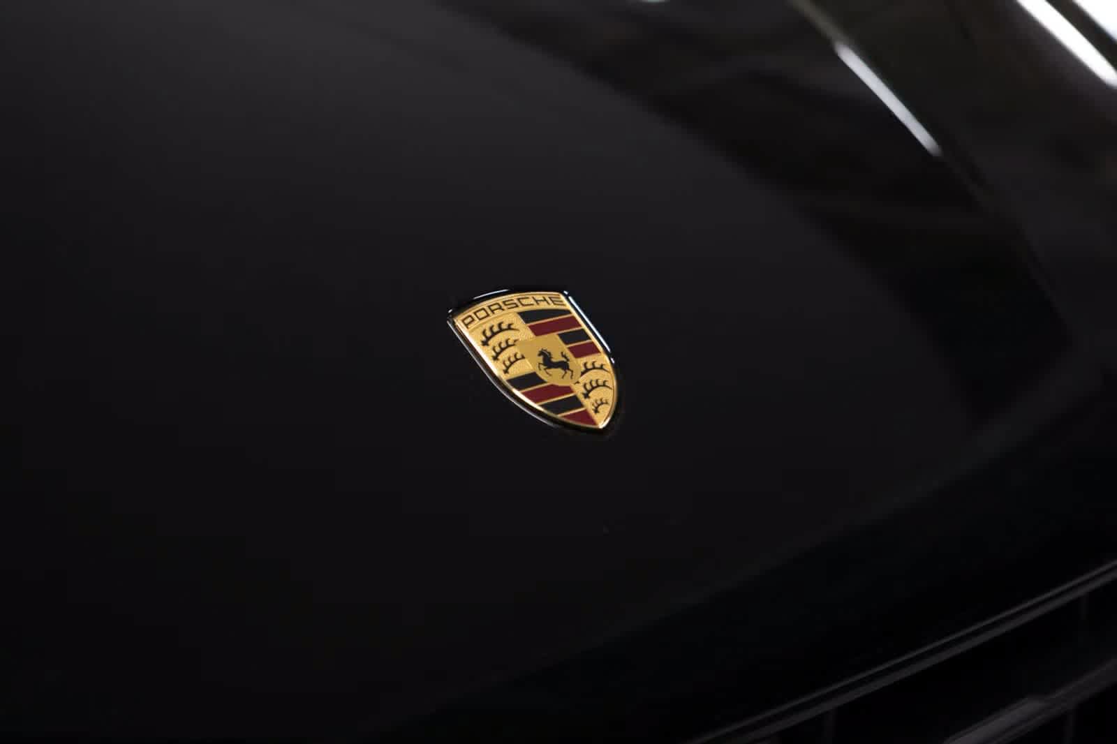 Used 2026 Porsche Macan AWD/4WD image 17