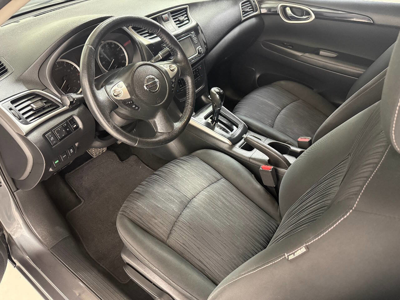 Used 2018 Nissan Sentra SV FWD image 38