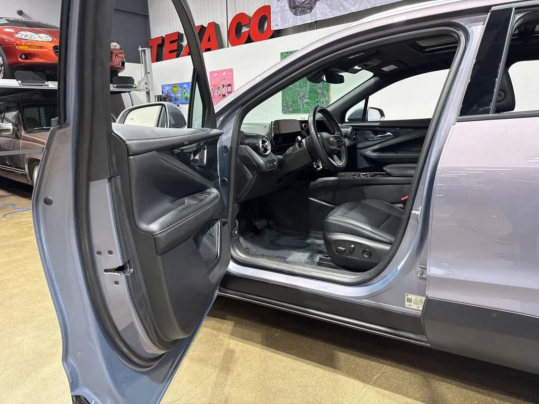 Used 2024 Chevrolet Blazer EV LT AWD/4WD image 92