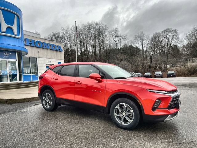 Used 2025 Chevrolet Blazer LT AWD/4WD image 11