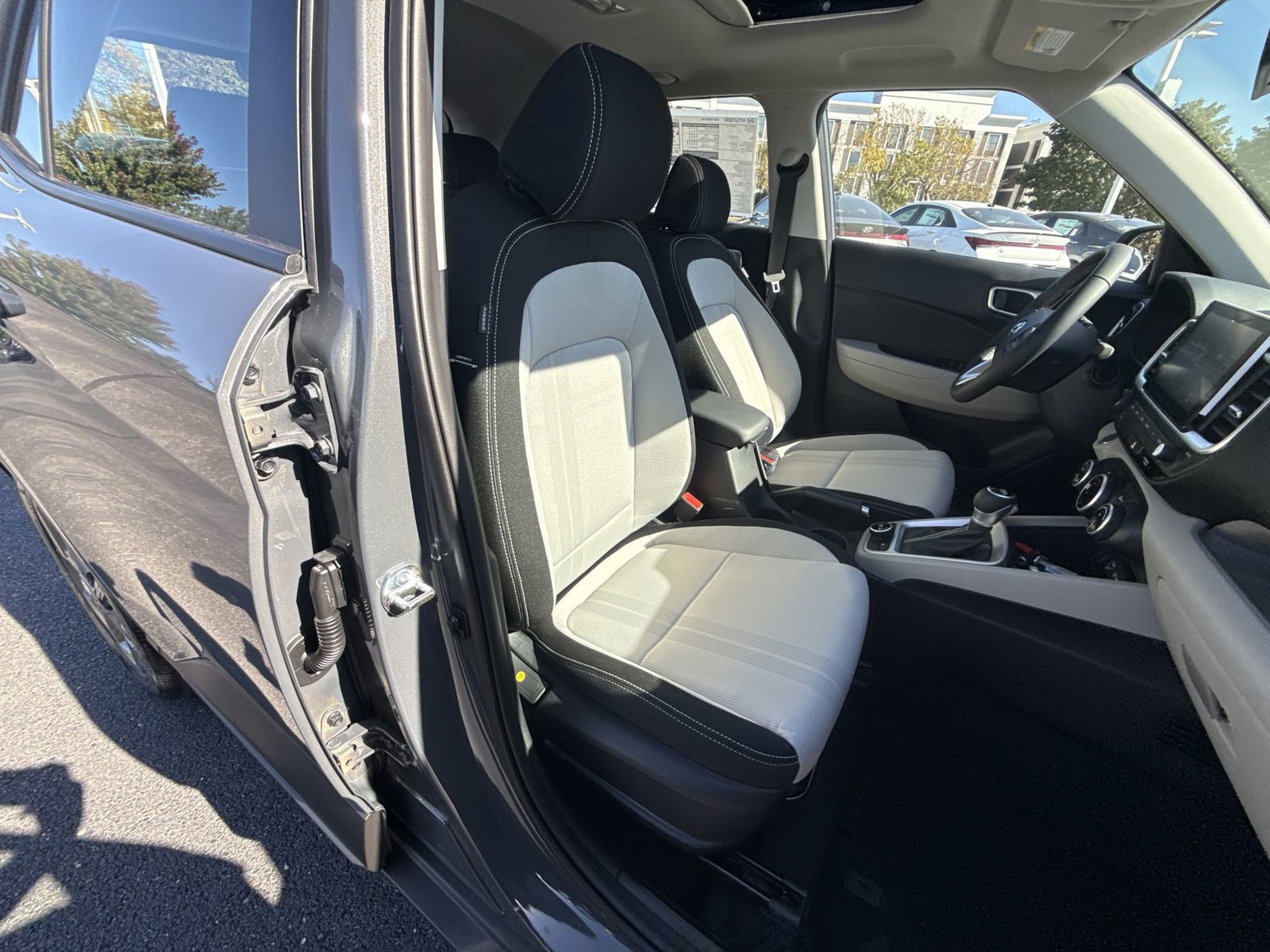 New 2026 Hyundai Venue SEL FWD image 25