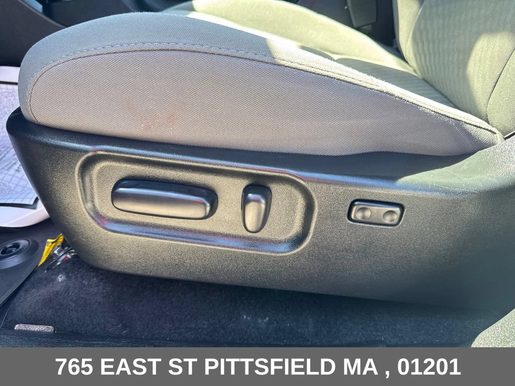 Used 2021 Toyota Tacoma SR5 AWD/4WD image 11