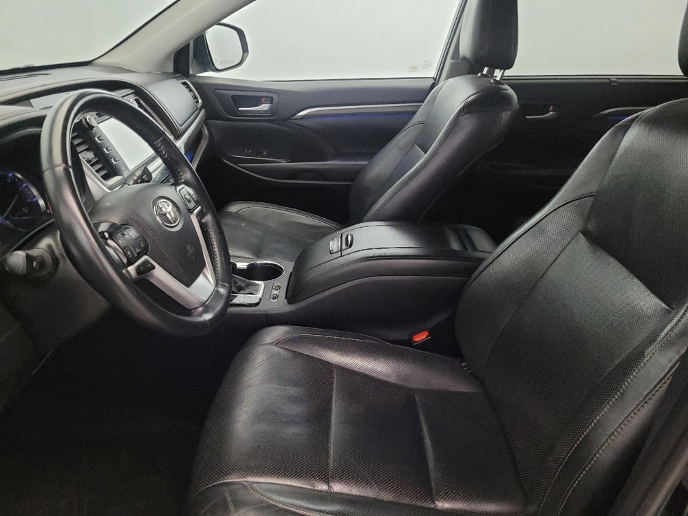 Used 2019 Toyota Highlander Limited w/ Protection Package #3 image 17