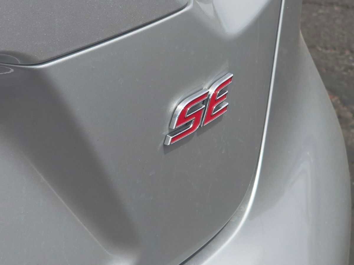 Used 2021 Toyota Corolla SE w/ Carpet Mat Package (TMS) image 11