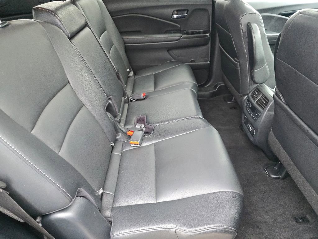 Used 2021 Honda Pilot Touring image 21