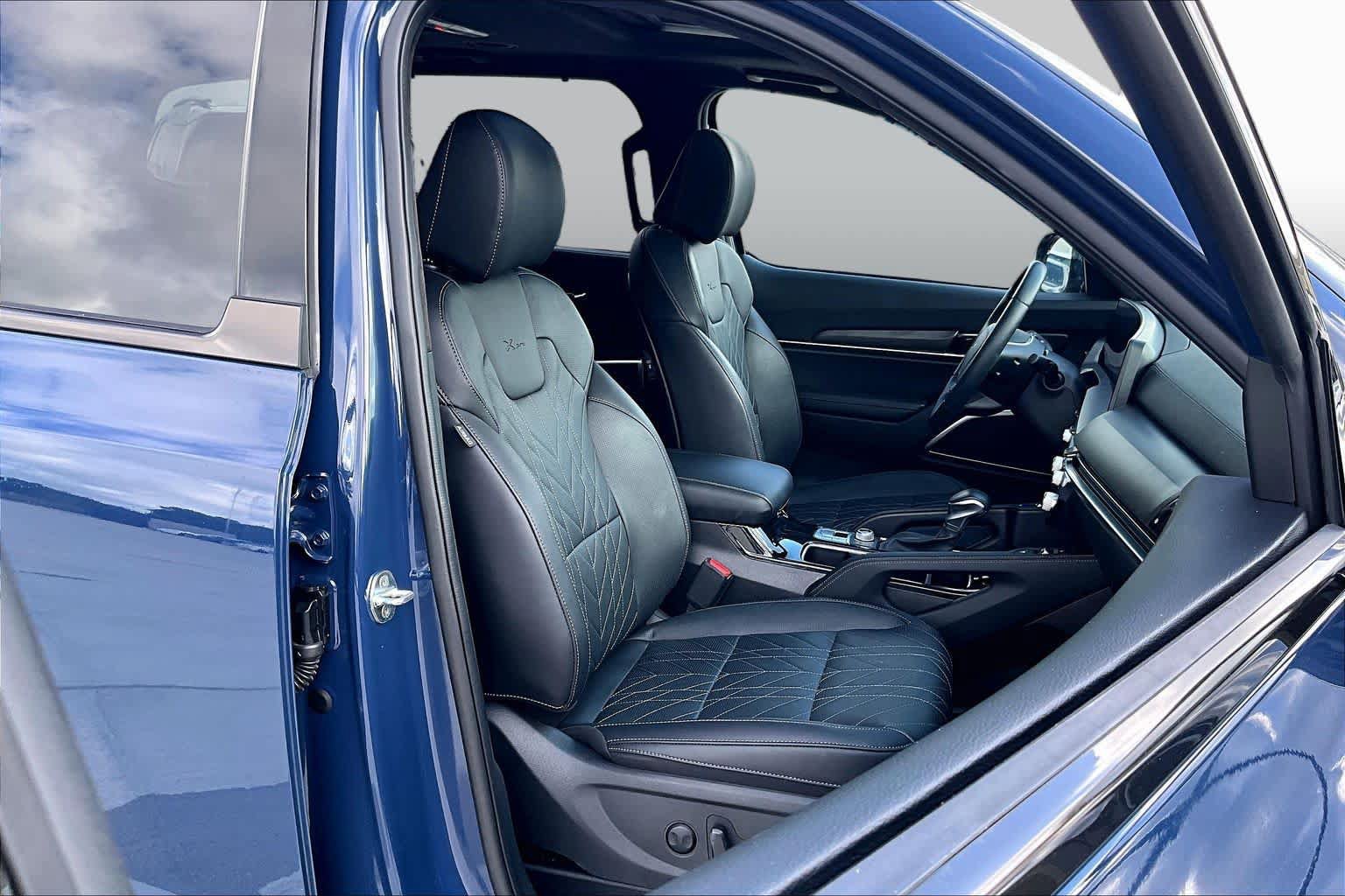 Used 2025 Kia Telluride SX Prestige X-Pro AWD/4WD image 9
