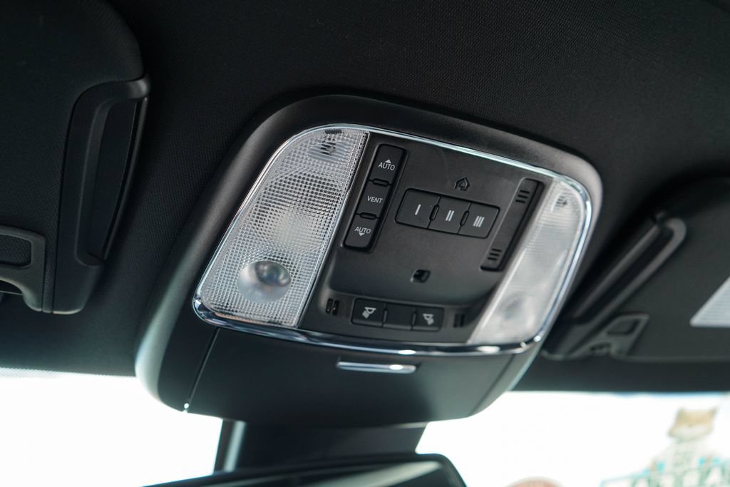 Used 2023 Dodge Charger R/T w/ Daytona Edition Group RWD image 11