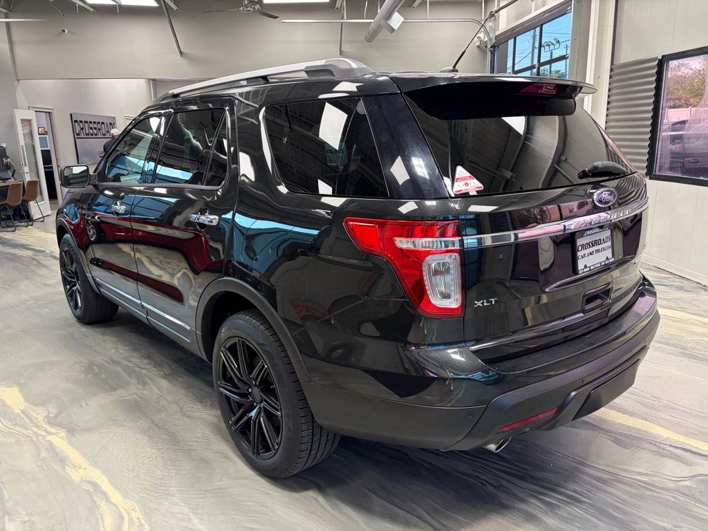 Used 2015 Ford Explorer XLT w/ Equipment Group 202A AWD/4WD image 36