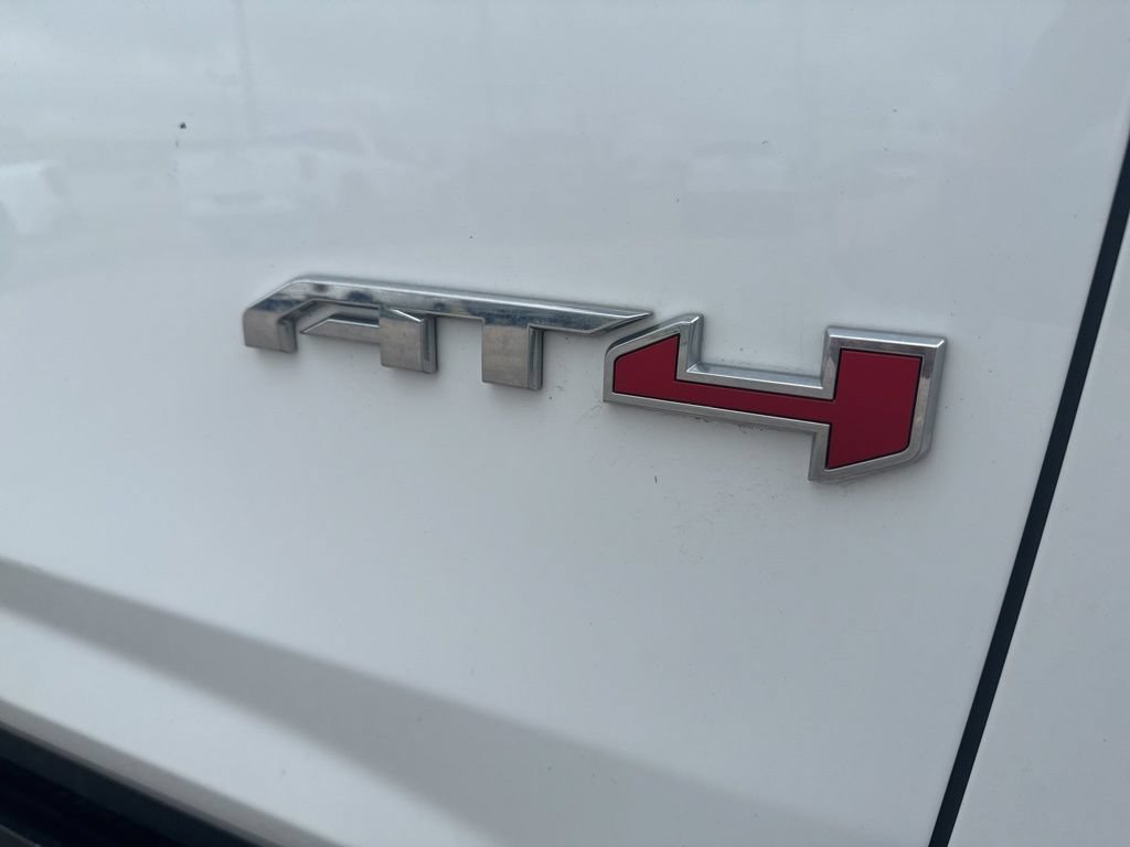 Used 2021 GMC Yukon XL AT4 w/ AT4 Premium Package AWD/4WD image 7