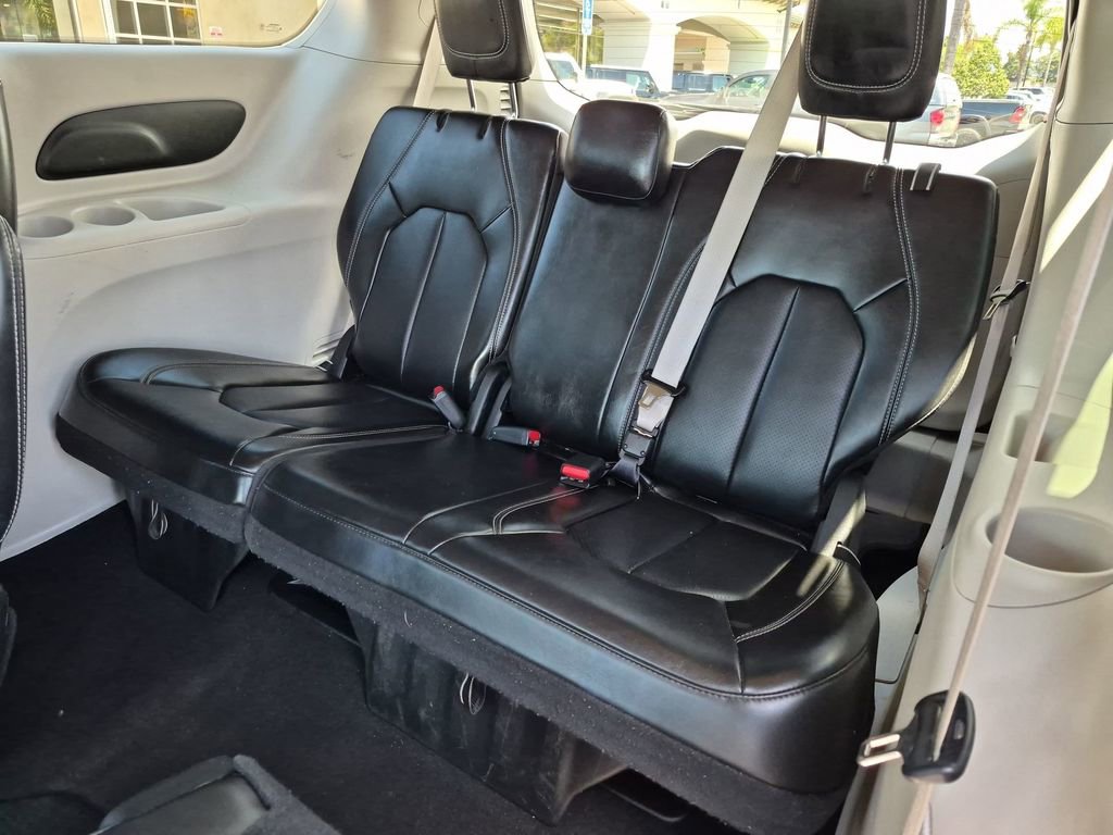 Certified 2023 Chrysler Pacifica Touring-L FWD image 25