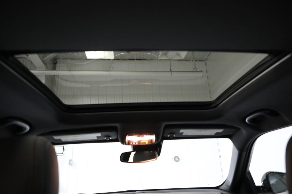Used 2021 Chevrolet TrailBlazer RS w/ Sun and Liftgate Package image 14