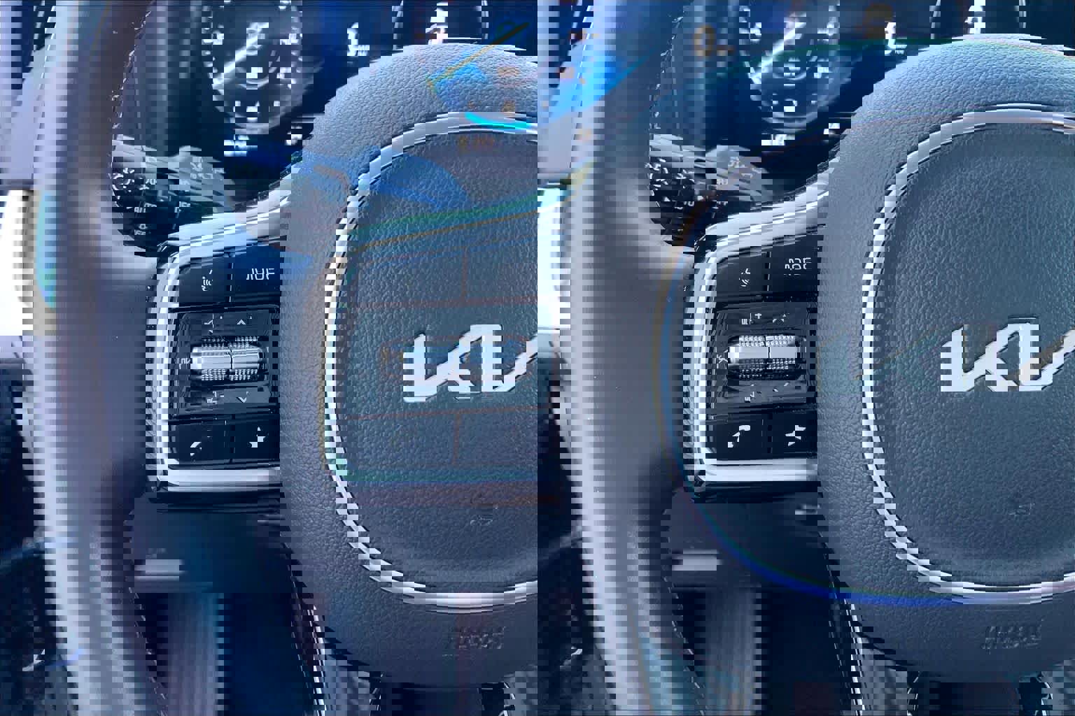 Used 2024 Kia Carnival SX Prestige image 24