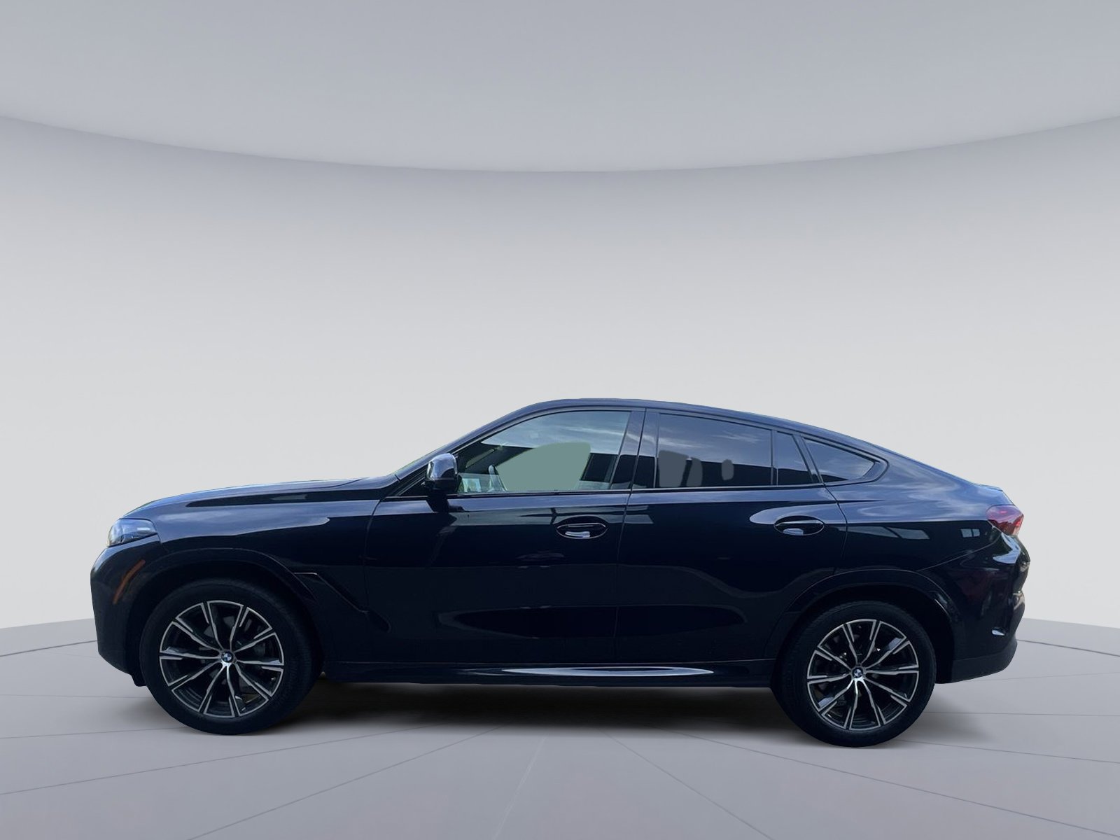 Used 2024 BMW X6 xDrive40i w/ Premium Package image 2