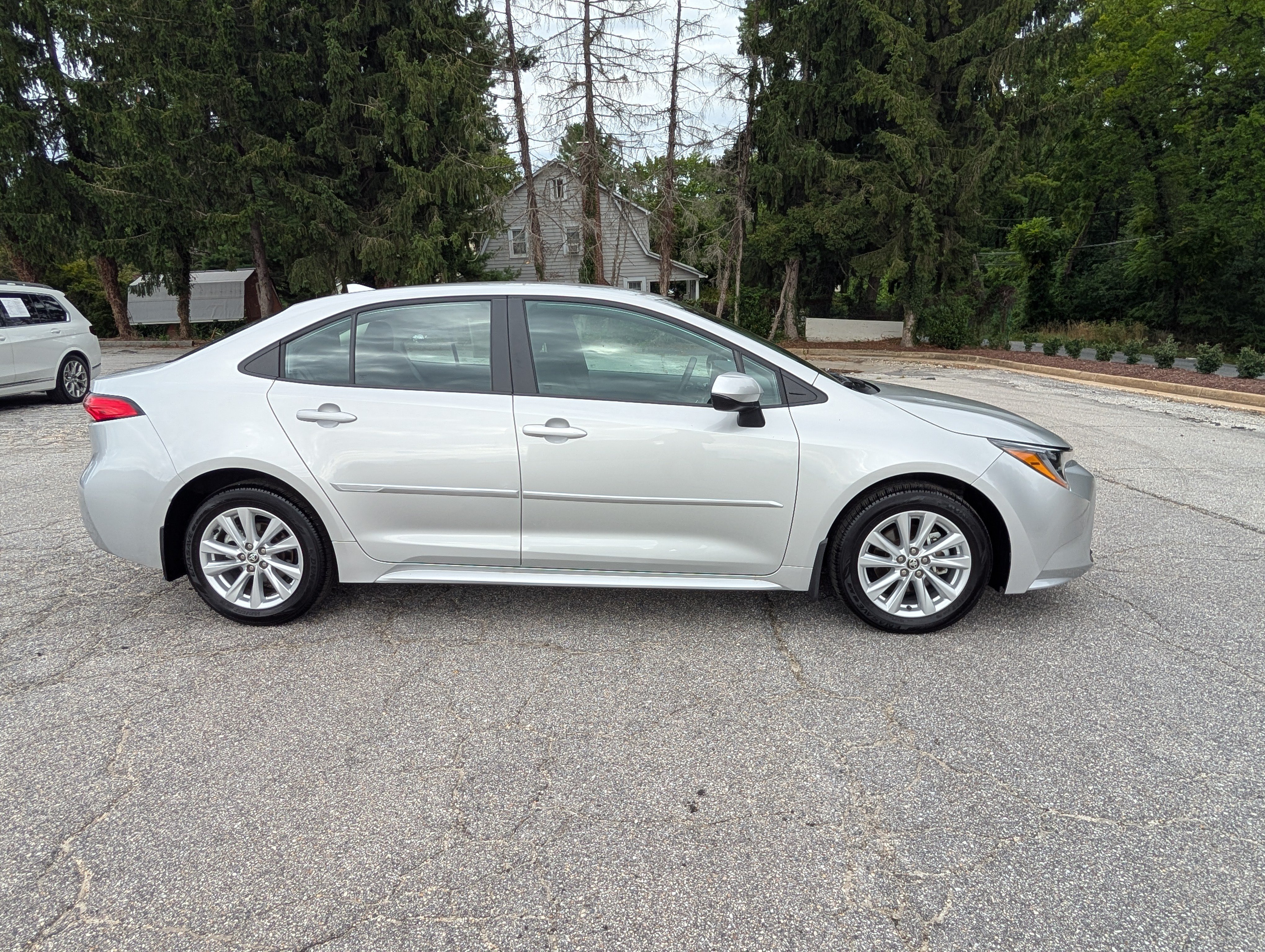 Used 2026 Toyota Corolla LE w/ LE Premium Package FWD image 2