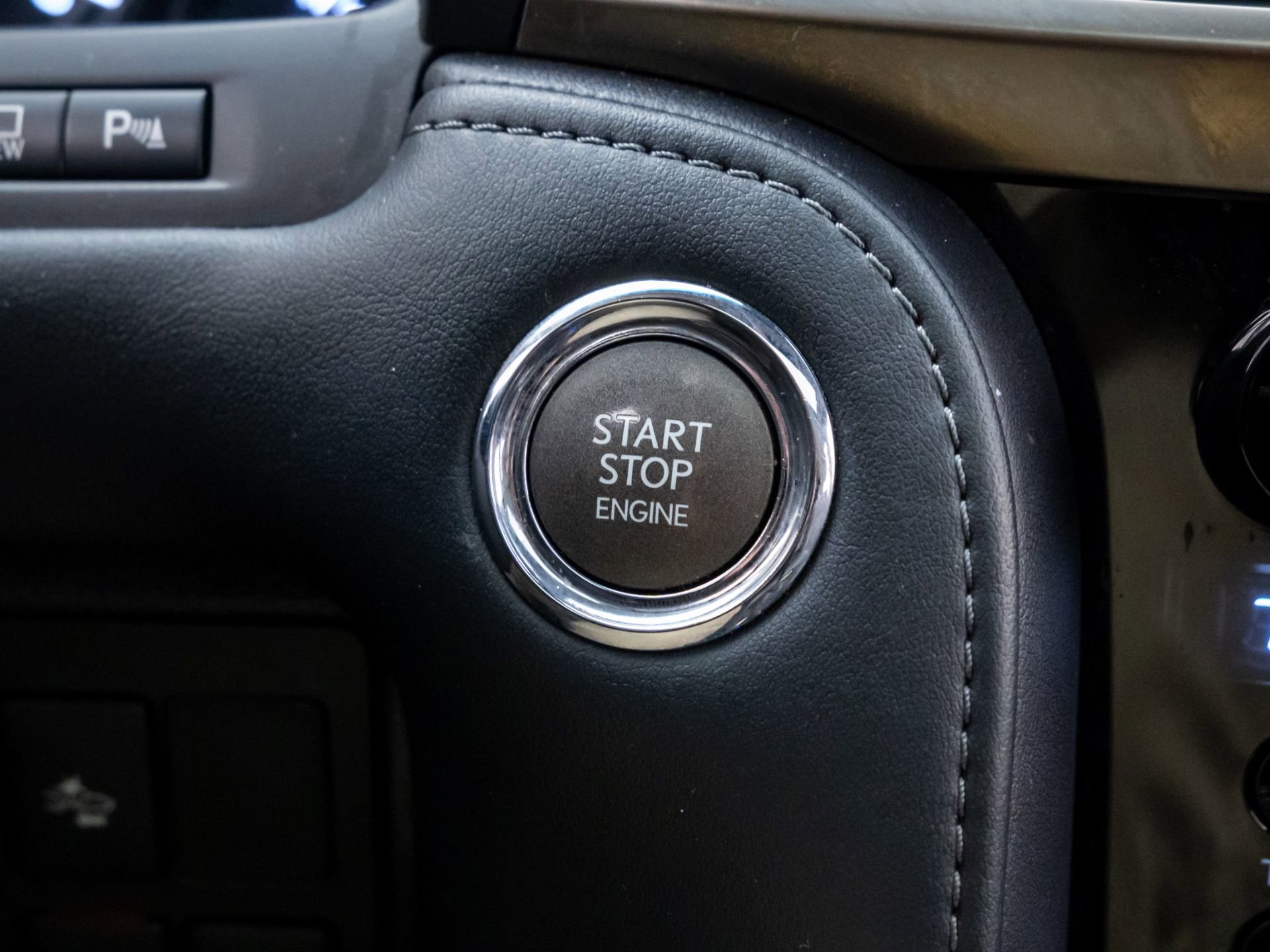 Used 2016 Lexus LX 570 4WD image 20