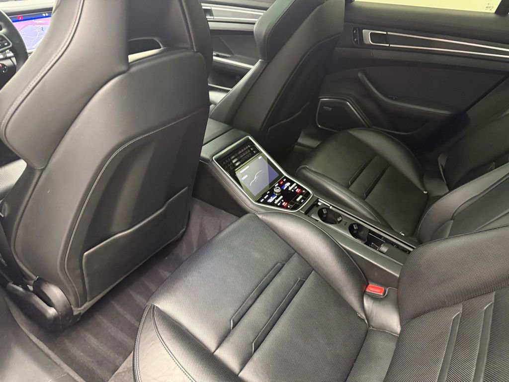 Used 2020 Porsche Panamera GTS image 26