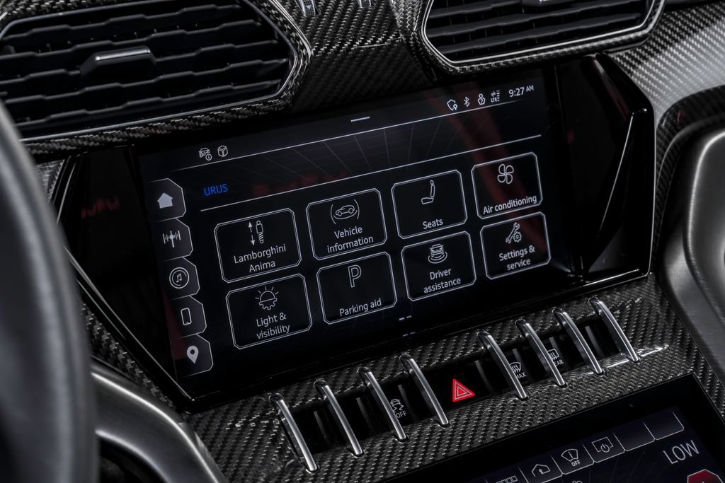Used 2024 Lamborghini Urus Performante AWD/4WD image 26