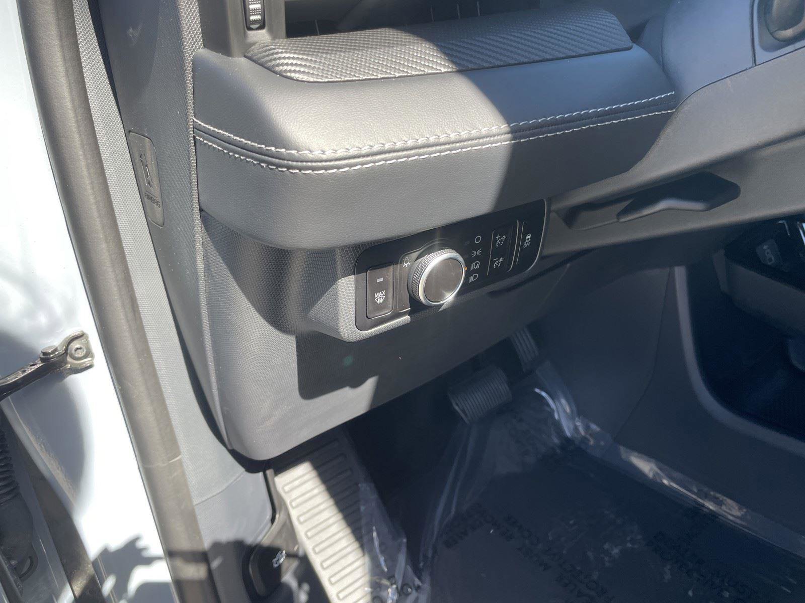 New 2025 Ford Mustang Mach-E Select image 32