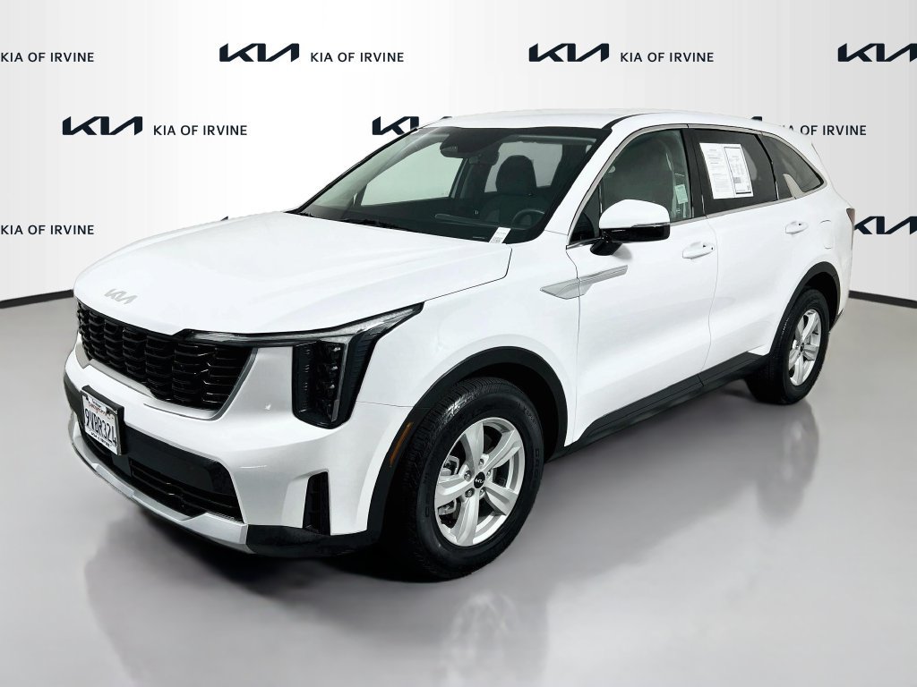 Certified 2025 Kia Sorento LX FWD image 4