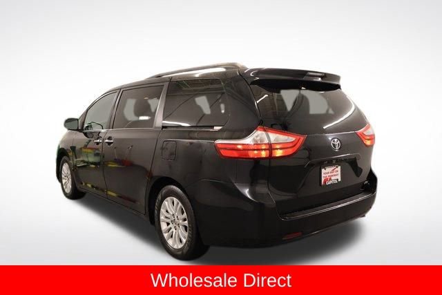 Used 2016 Toyota Sienna XLE image 4