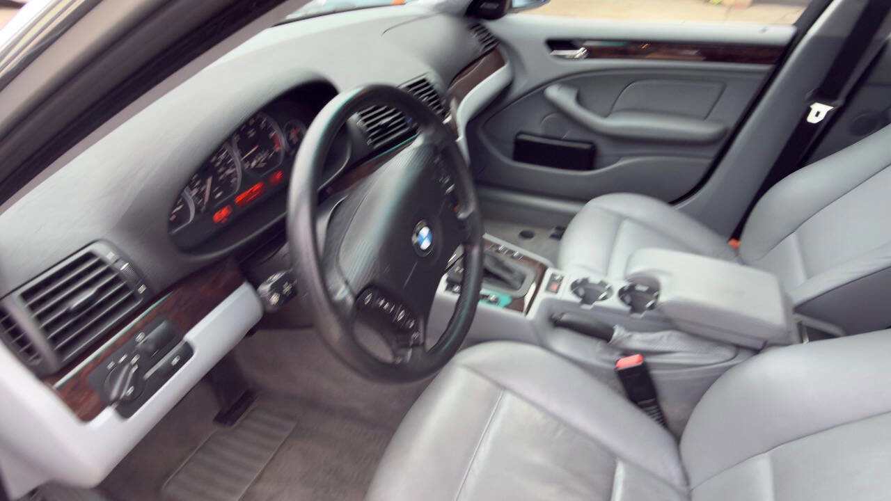 Used 2001 BMW 330i Sedan image 23