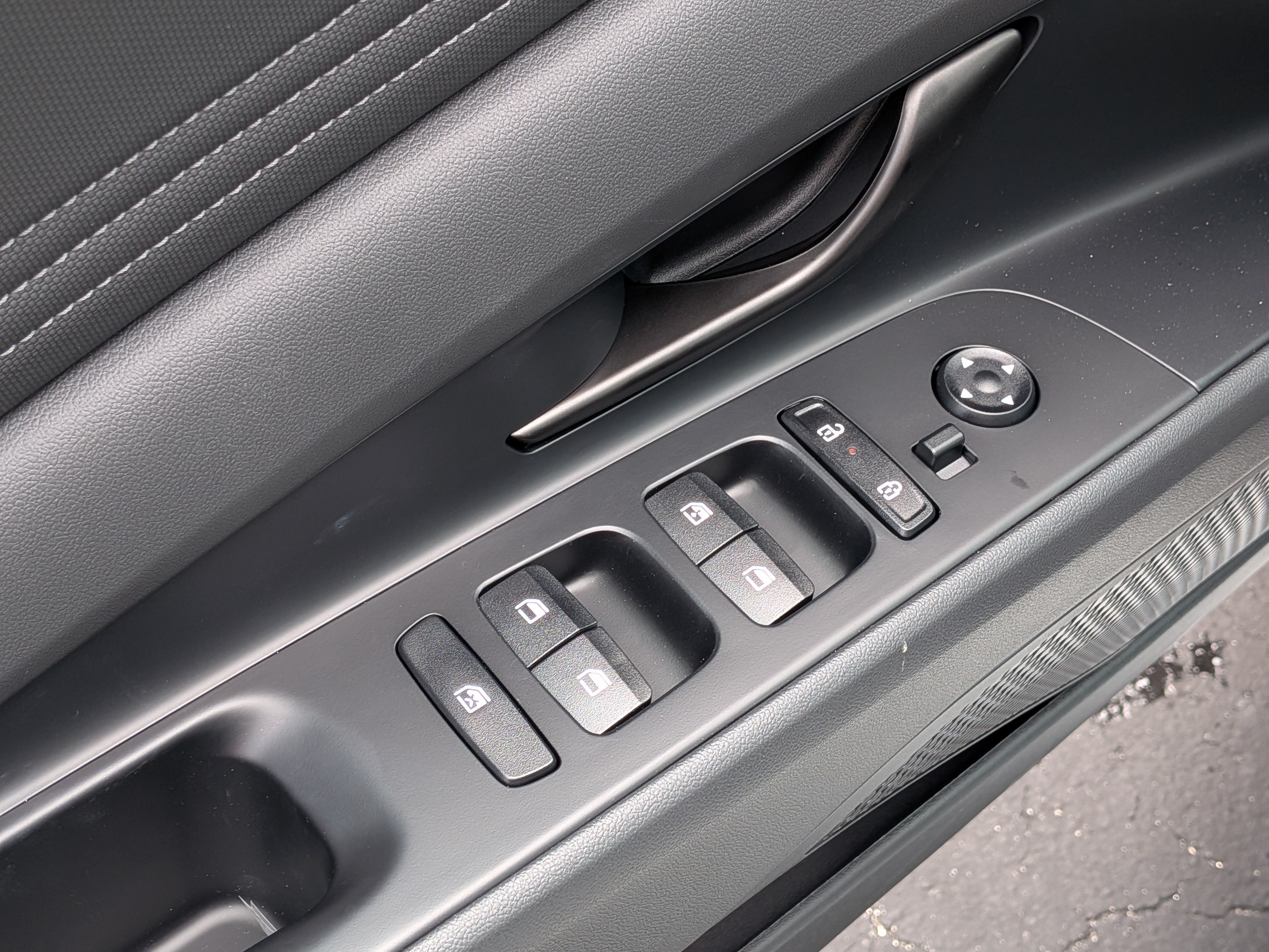 New 2026 Hyundai Elantra SEL Sport FWD image 22